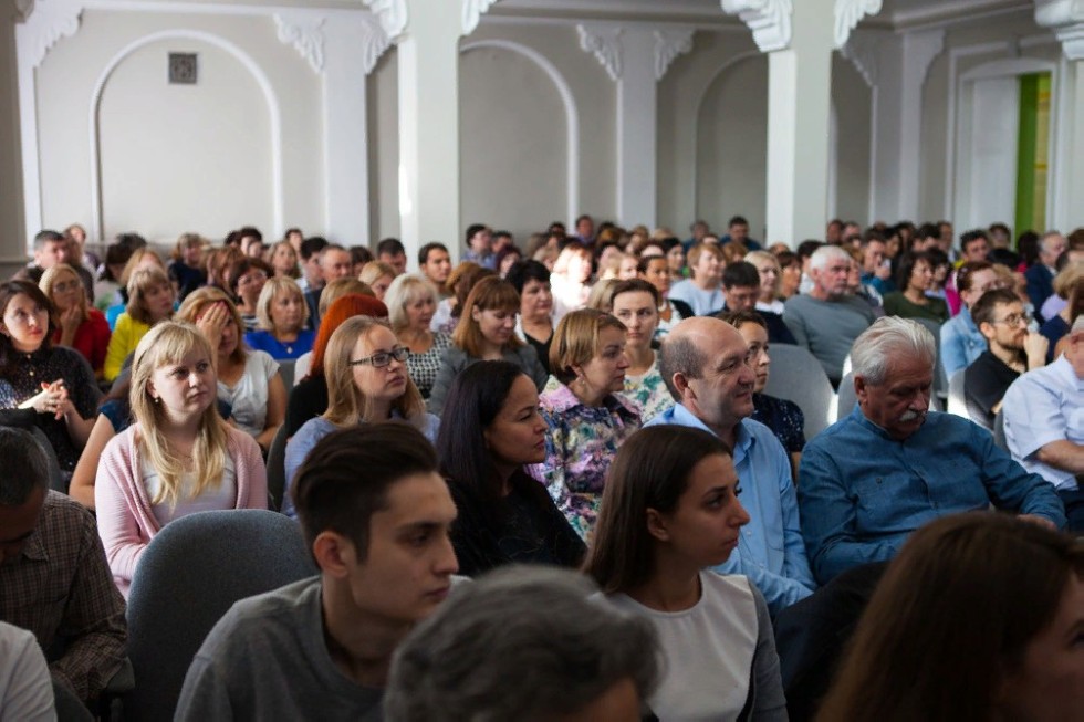 В Елабужском институте КФУ прошло совещание трудового коллектива В Елабужском институте КФУ прошло совещание трудового коллектива