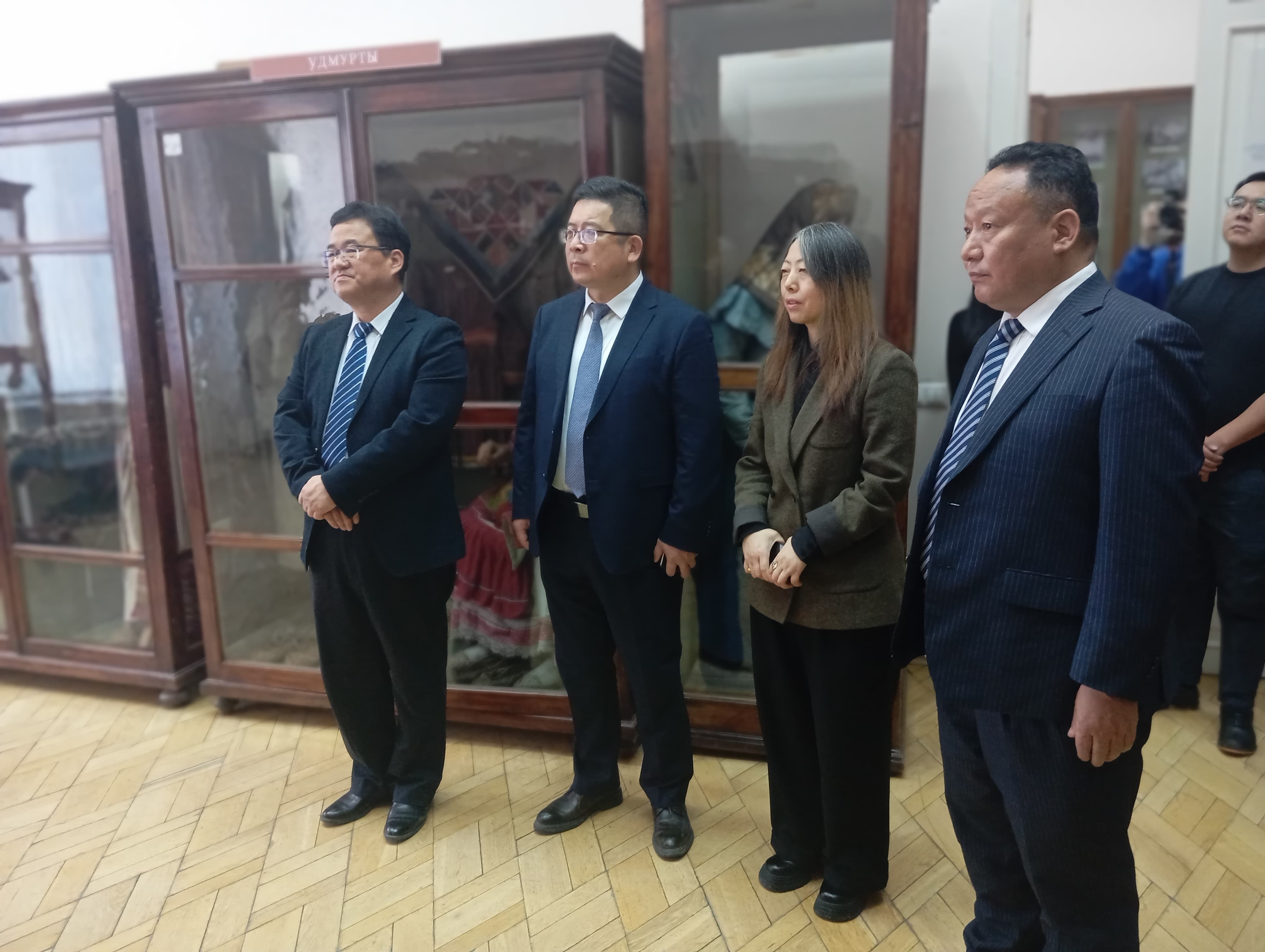 Этнографы Казанского университета встретились с делегацией Цинхайского университета национальностей (КНР) Этнографы Казанского университета встретились с делегацией Цинхайского университета национальностей (КНР)