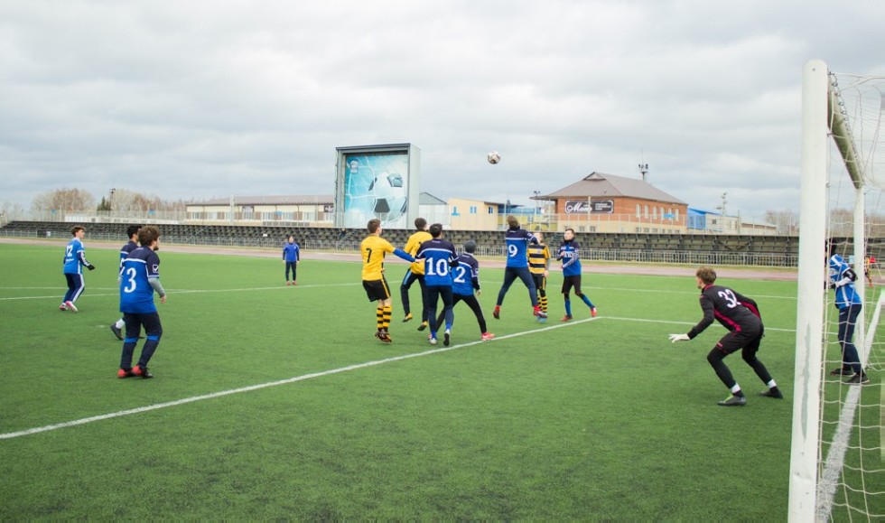 Команда Елабужского института КФУ вышла в плей-офф студенческой футбольной лиги Команда Елабужского института КФУ вышла в плей-офф студенческой футбольной лиги