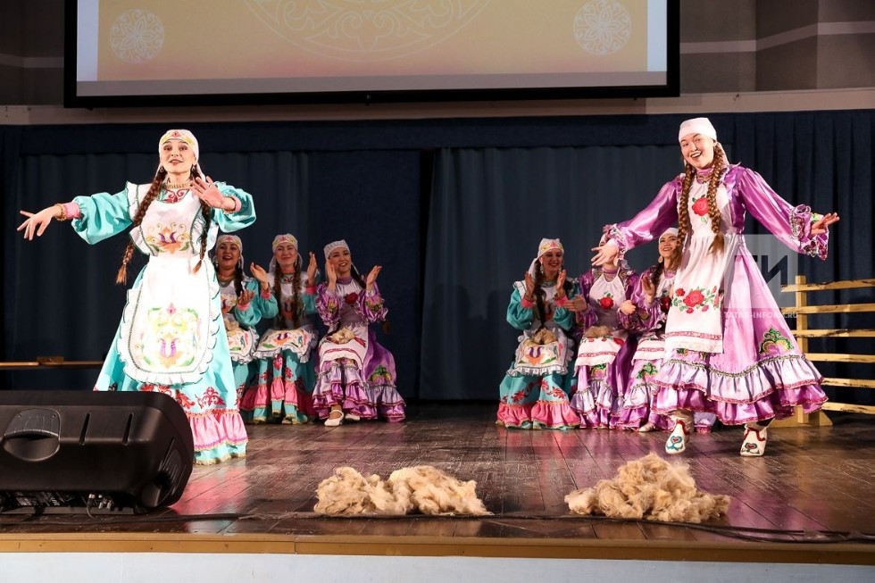 Халык иҗатыннан илһам алып Халык иҗатыннан илһам алып