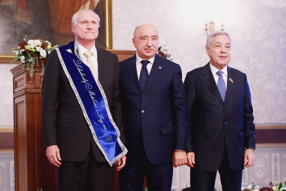 Lobachevsky Medal and Prize Awarded to Richard Schoen