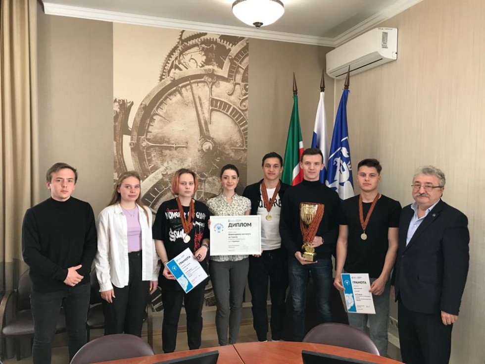 ���������� �������� ����� 1 ����� � ���������-�������������� ���� 