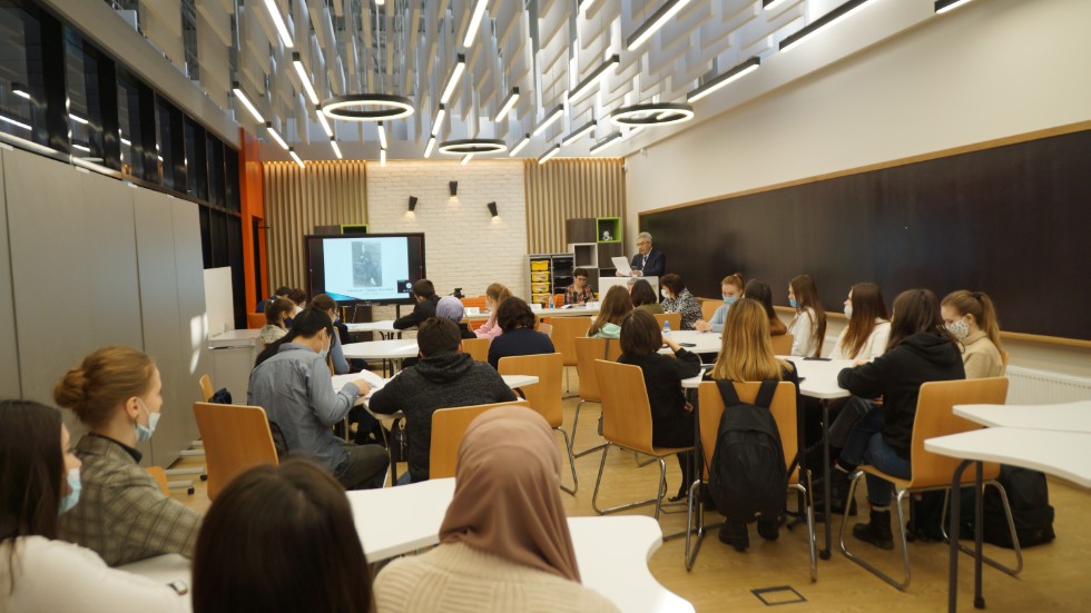 �������� ������������� ������-������������ �����������, ����������� 100-����� �� ��� �������� ��������� ��� ���������