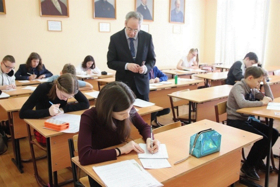 Коллектив Елабужского института поздравляет с юбилеем профессора Алексея Николаевича Миронова Коллектив Елабужского института поздравляет с юбилеем профессора Алексея Николаевича Миронова