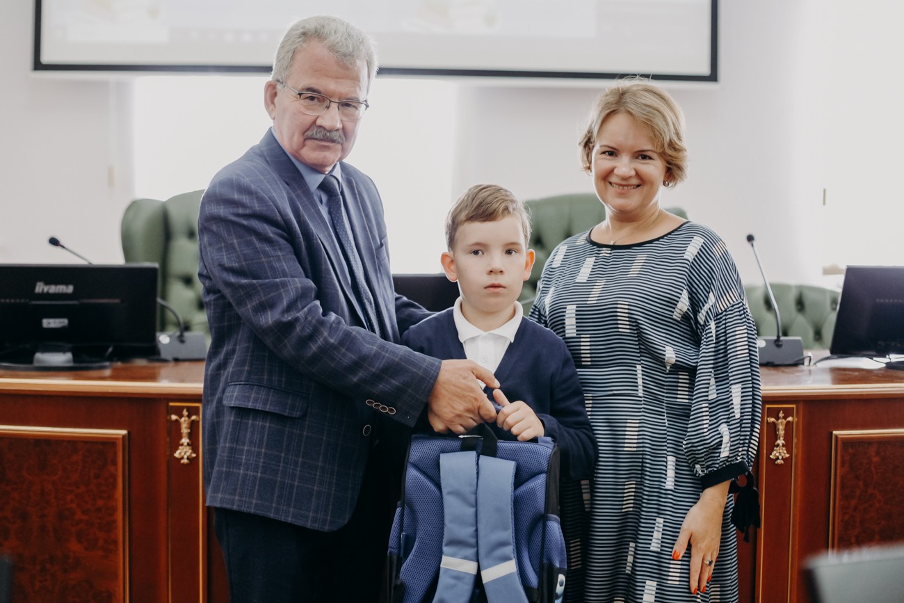 ����� ����������� ������, ����������� � ������ �����, ������� �������