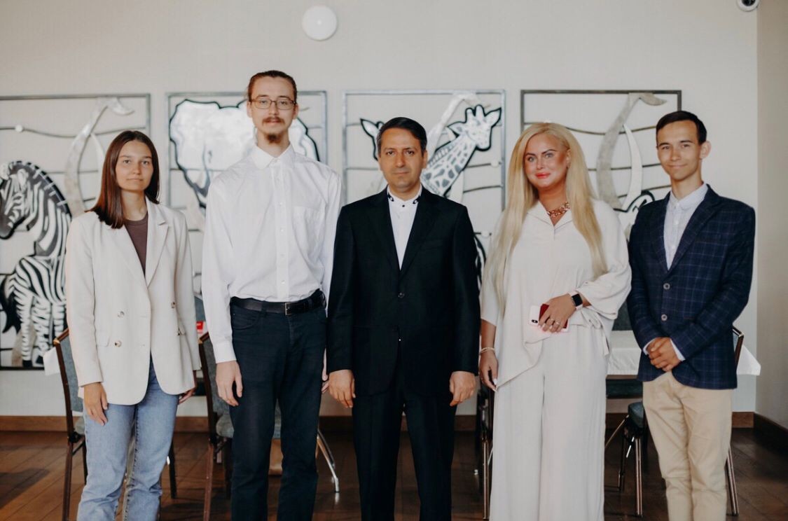 Студенты КФУ выступили переводчиками инфо-тура для туристических компаний из Ирана Студенты КФУ выступили переводчиками инфо-тура для туристических компаний из Ирана