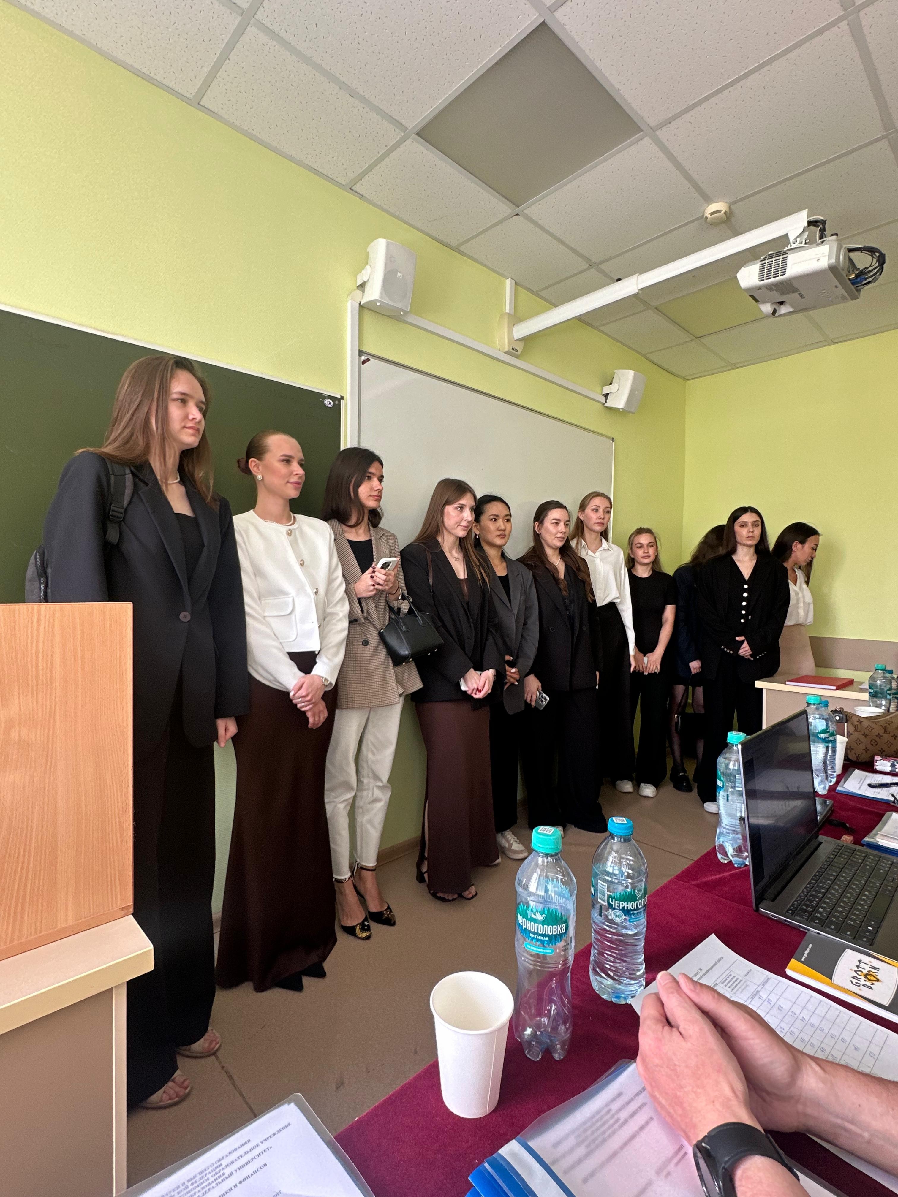 Выпускники кафедры общего менеджмента закрыли сезон защит 2025 Выпускники кафедры общего менеджмента закрыли сезон защит 2025