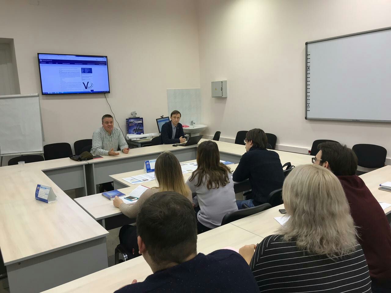 Расширенное заседание Евроклуба с участием профессора Пола Фрайера Расширенное заседание Евроклуба с участием профессора Пола Фрайера