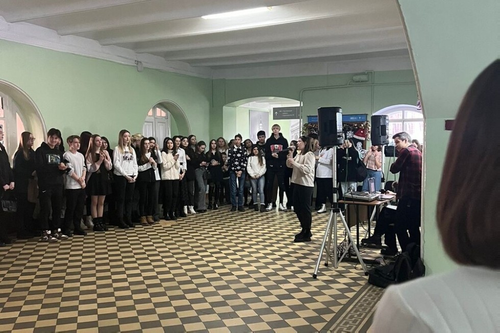 Праздник к нам приходит Праздник к нам приходит