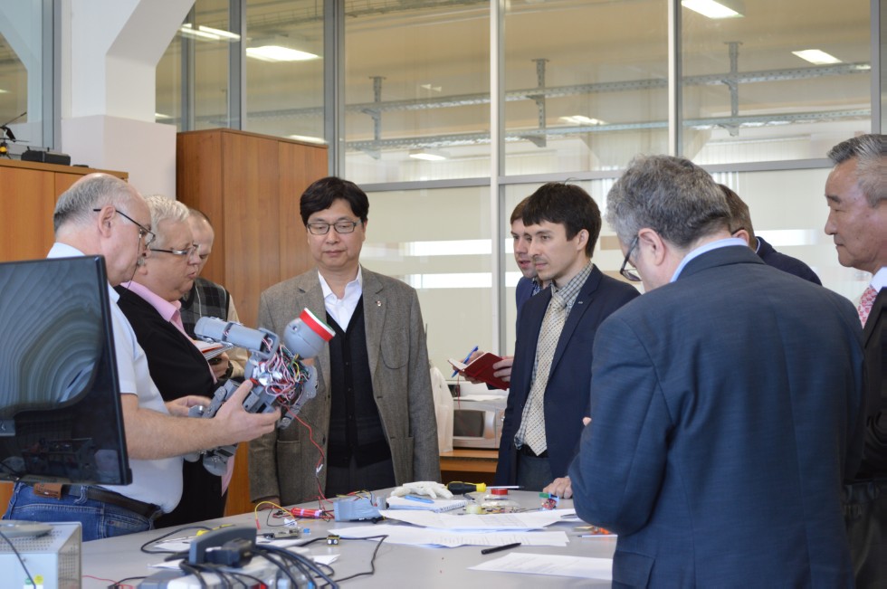 ����� ��������� �������������� LG TCM (Technology Center Moscow) � ���������� ��������