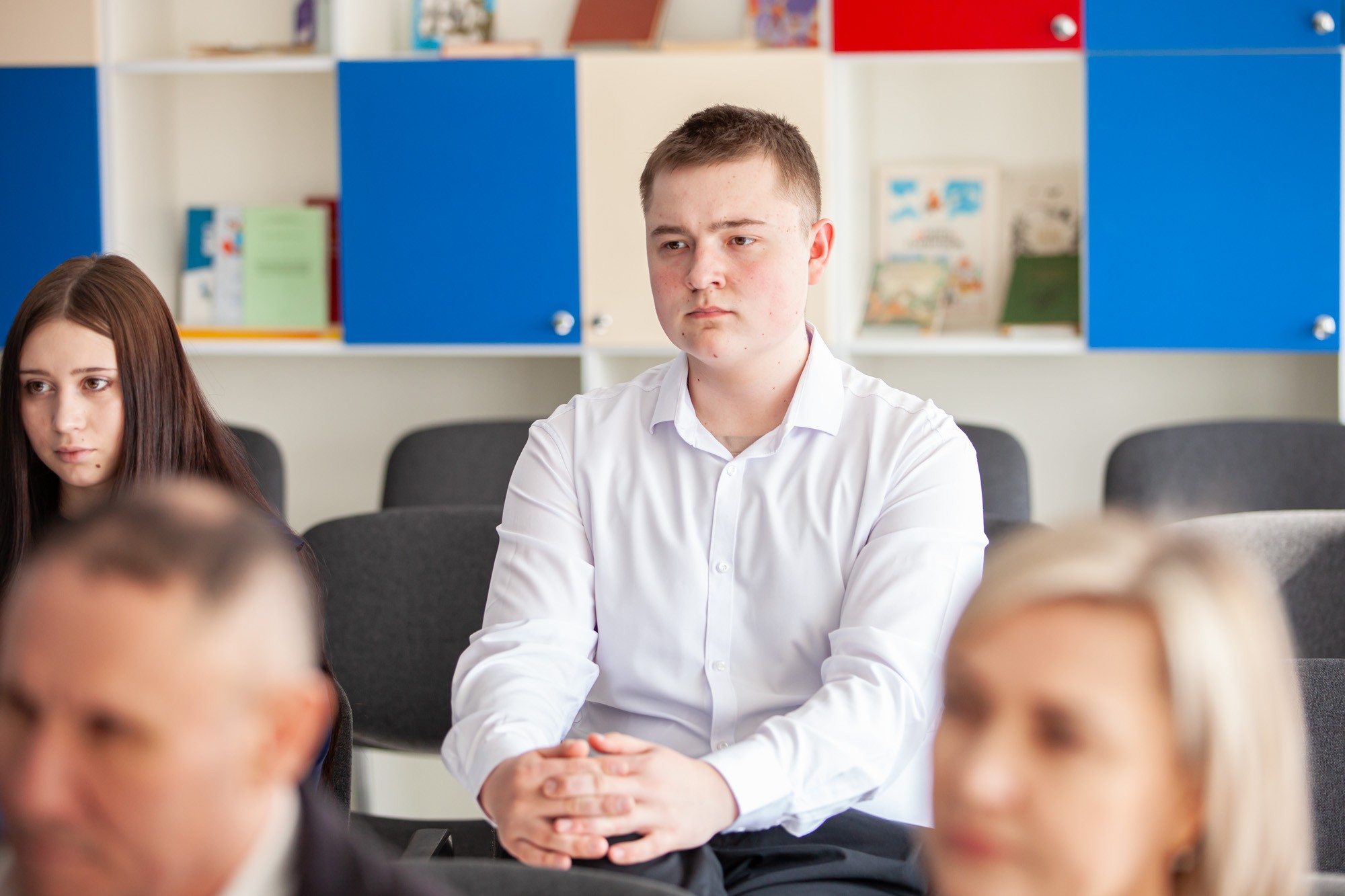 Школьники из Лисичанска и Рубежного завершили первую неделю учебы в 'Университетской' школе Школьники из Лисичанска и Рубежного завершили первую неделю учебы в 'Университетской' школе