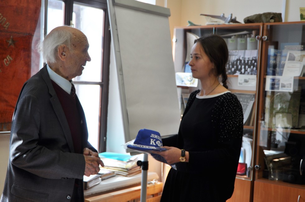 � ������ � ����� ��� ��������� 9 ��������� ��������� ��� (1944 ���� �������), �������, �������� � ������� ������ �������� ����, ����� ���������� �����, ����������� �����-���������� ����, ����������� ������ ������ ���� ������� �������������� �������