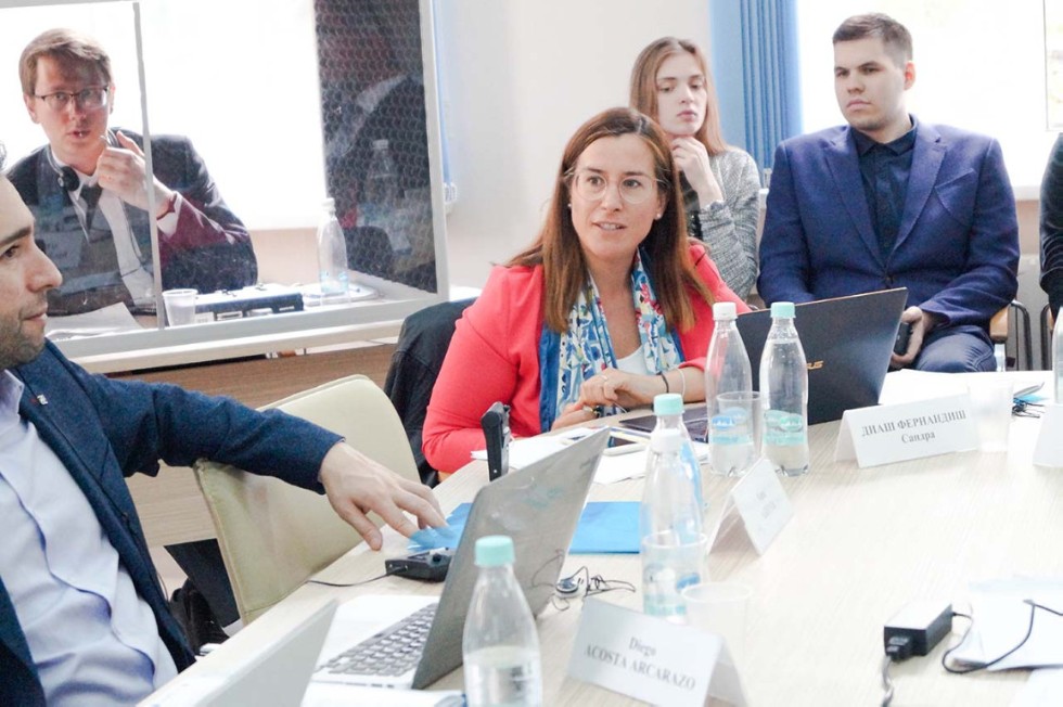 Р.Ш.Давлетгильдеев принял участие в Международном научном семинаре 'Конкуренция акторов и правопорядков в Европейском / Евразийском пространствах' на юридическом факультете Университета Лобачевского Р.Ш.Давлетгильдеев принял участие в Международном научном семинаре 'Конкуренция акторов и правопорядков в Европейском / Евразийском пространствах' на юридическом факультете Университета Лобачевского