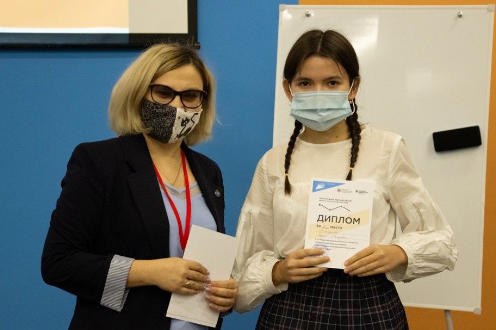 Конкурс 'Созидательный труд для школьников' прошел в Доме научной коллаборации Конкурс 'Созидательный труд для школьников' прошел в Доме научной коллаборации