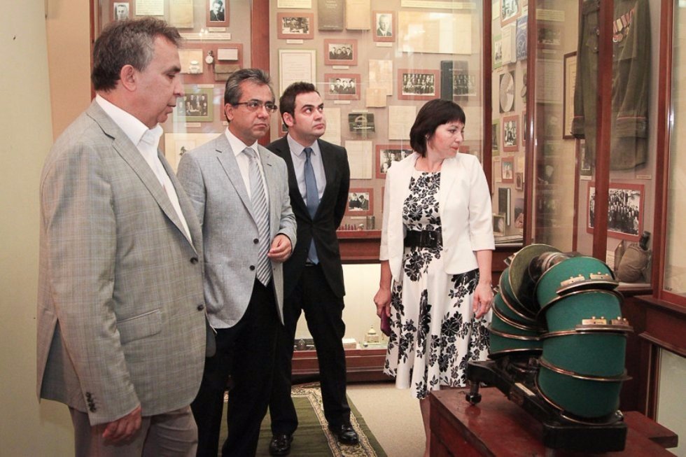 Chairman of the Yunus Emre Institute Hayati Develi Visits KFU