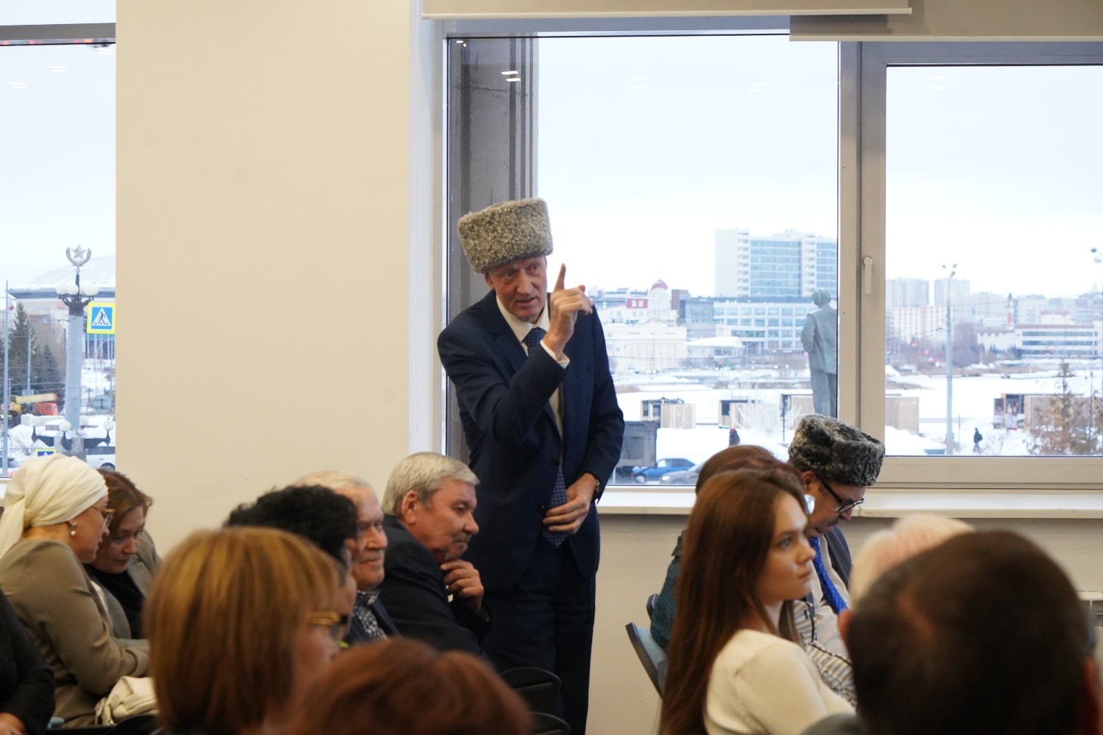 В Казанском университете чествовали профессора Марселя Бакирова В Казанском университете чествовали профессора Марселя Бакирова