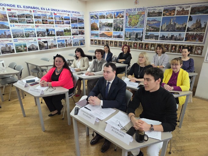 ВИДЕОФОРУМ 'Наука молодых - в регионах' 2025Подготовка переводчиков в Республике Татарстан: опыт Высшей школы иностранных языков и перевода Казанского федерального университета ВИДЕОФОРУМ 'Наука молодых - в регионах' 2025Подготовка переводчиков в Республике Татарстан: опыт Высшей школы иностранных языков и перевода Казанского федерального университета