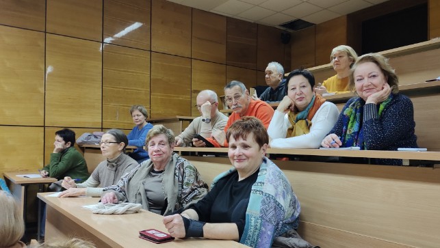 Слушатели Университета третьего возраста с большим интересом посещают лекции по истории Казани Слушатели Университета третьего возраста с большим интересом посещают лекции по истории Казани