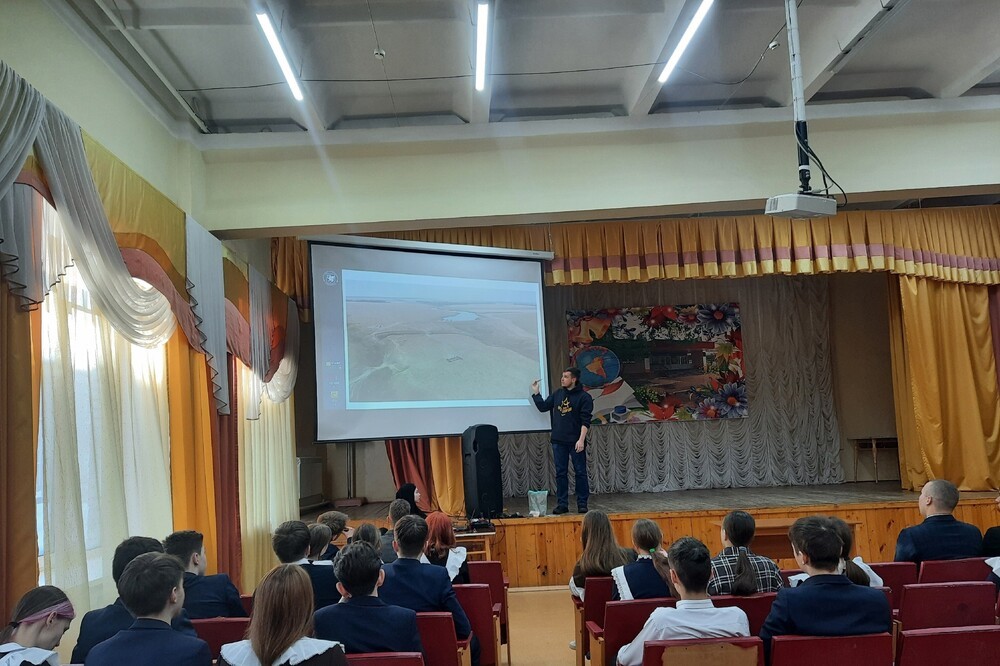 СНО 'ArteFact' продолжает активную работу в школе №6 г. Елабуги СНО 'ArteFact' продолжает активную работу в школе №6 г. Елабуги