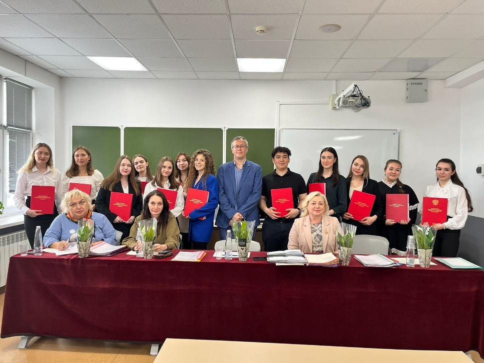 Завершились государственные экзамены и защиты выпускных квалификационных работ бакалавров профиля Завершились государственные экзамены и защиты выпускных квалификационных работ бакалавров профиля