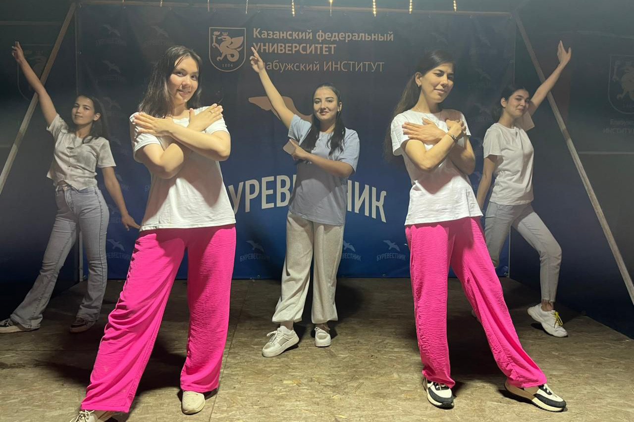 В 'Буревестнике' завершилась смена 'Этнолето' В 'Буревестнике' завершилась смена 'Этнолето'