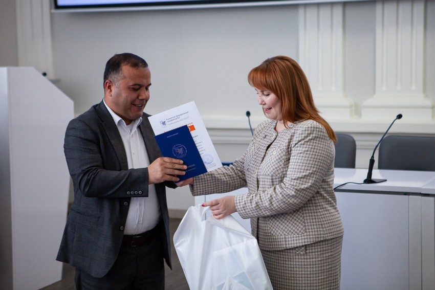 FerSU teachers were presented with certificates of advanced training