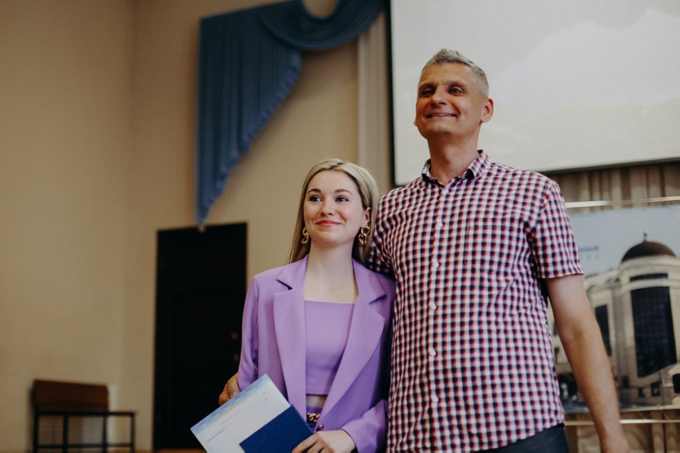 Состоялось торжественное вручение дипломов выпускникам бакалавриата по направлению Состоялось торжественное вручение дипломов выпускникам бакалавриата по направлению