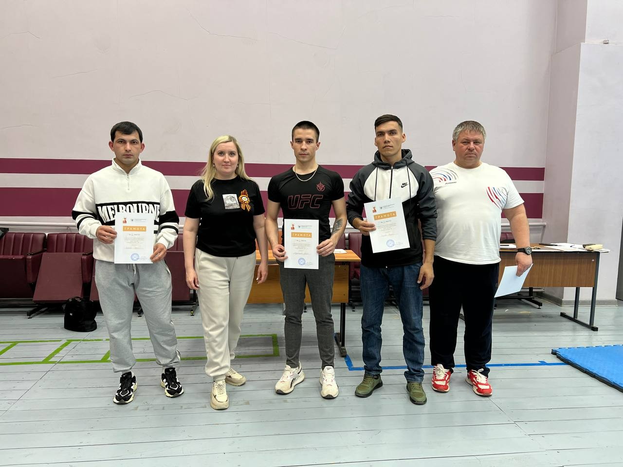 В Елабужском институте КФУ прошли соревнования по армрестлингу В Елабужском институте КФУ прошли соревнования по армрестлингу