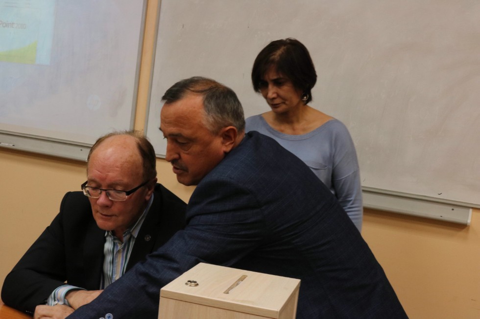 ������ ����� ����