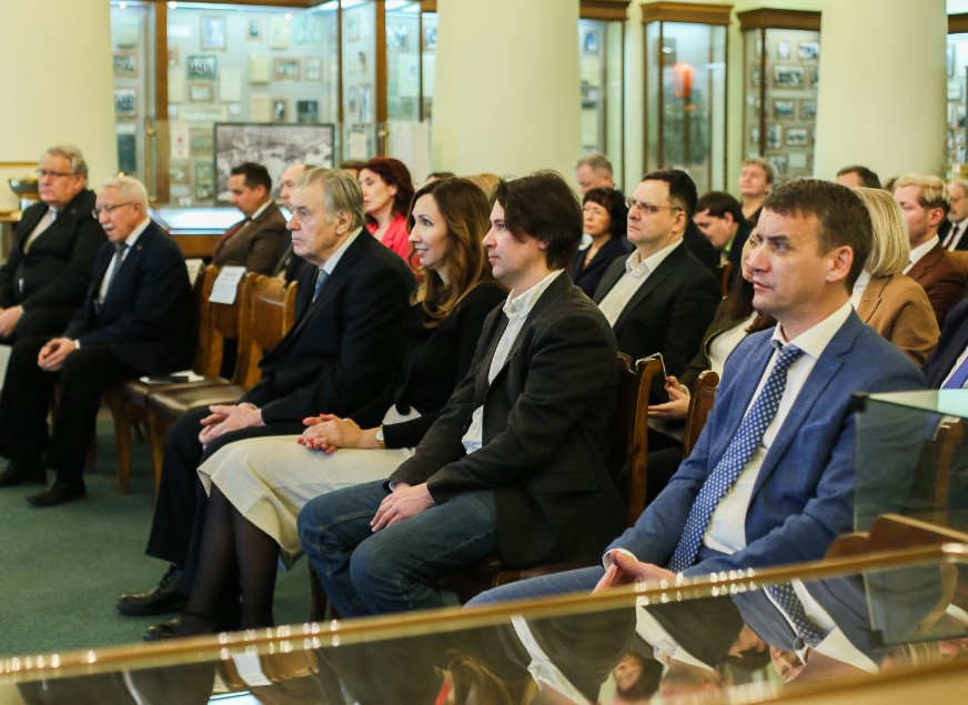 Ученый Института математики и механики им. Н.И. Лобачевского отмечен Академией наук Татарстана Ученый Института математики и механики им. Н.И. Лобачевского отмечен Академией наук Татарстана