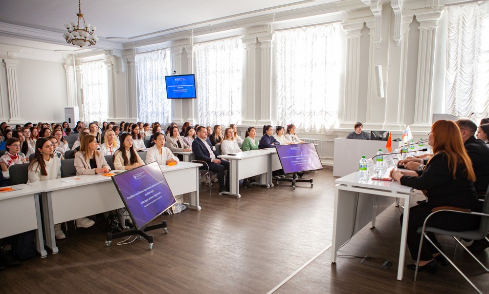 Состоялась российско-китайская студенческая научно-практическая конференция 'Наследие великих педагогов' Состоялась российско-китайская студенческая научно-практическая конференция 'Наследие великих педагогов'