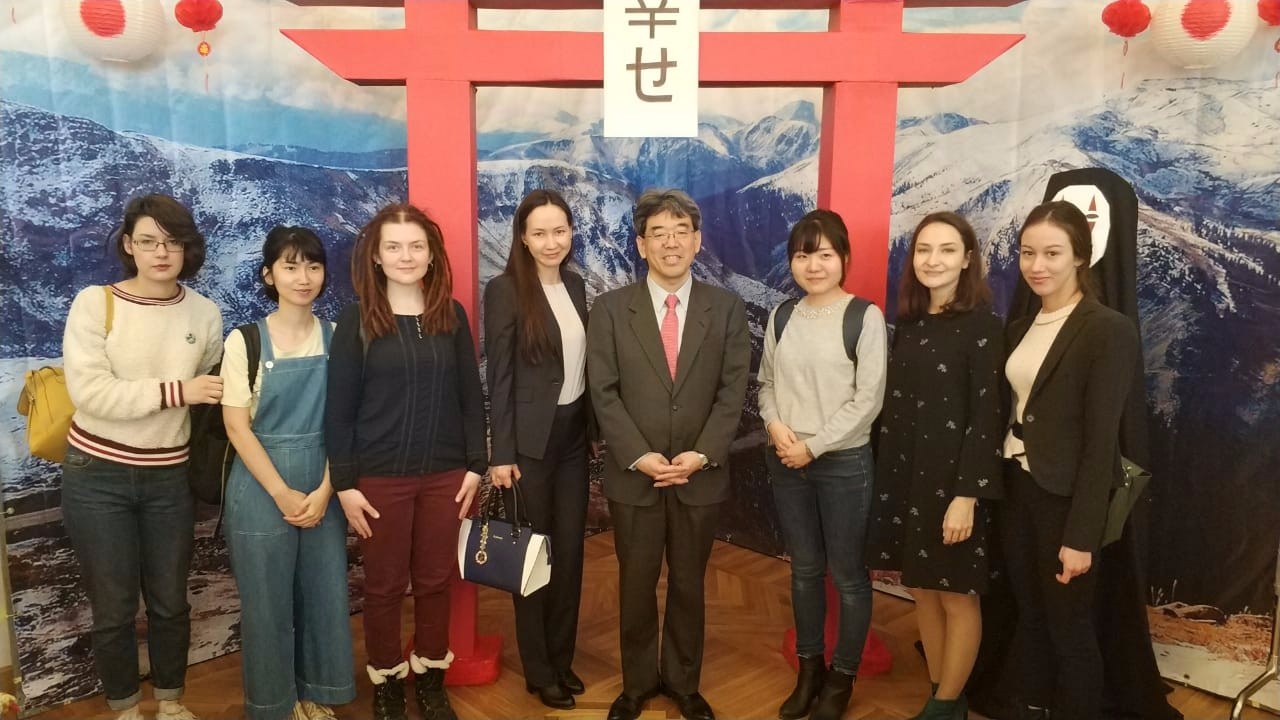 Институт международных отношений принял участие в XIII международном фестивале современной японской культуры 'Феникс'. День второй Институт международных отношений принял участие в XIII международном фестивале современной японской культуры 'Феникс'. День второй