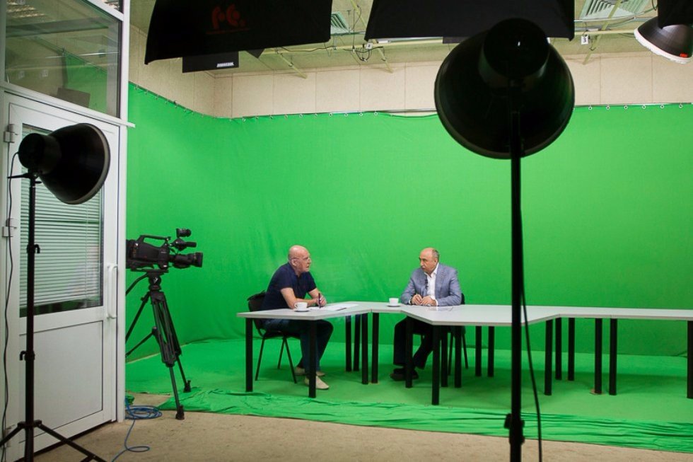 Rector Ilshat Gafurov Answered Questions during Live Call-In Show