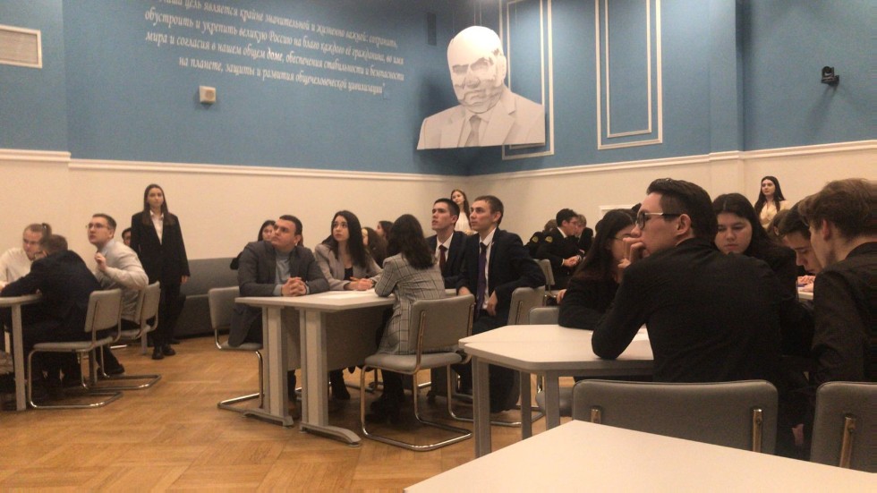 ����, ����������� 30-����� ����������� ��