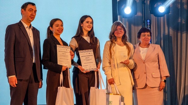 Студенты Казанского университета ? победители Всероссийского конкурса научных работ имени Лобачевского Студенты Казанского университета ? победители Всероссийского конкурса научных работ имени Лобачевского