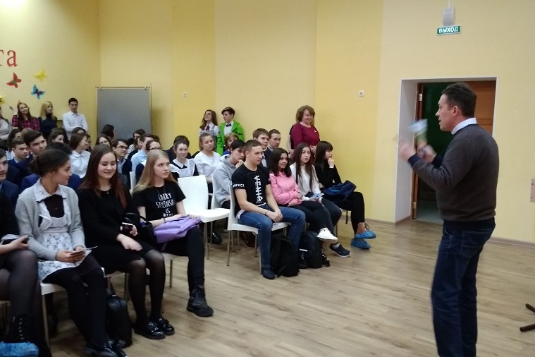 Продолжаются встречи с будущими абитуриентами Продолжаются встречи с будущими абитуриентами