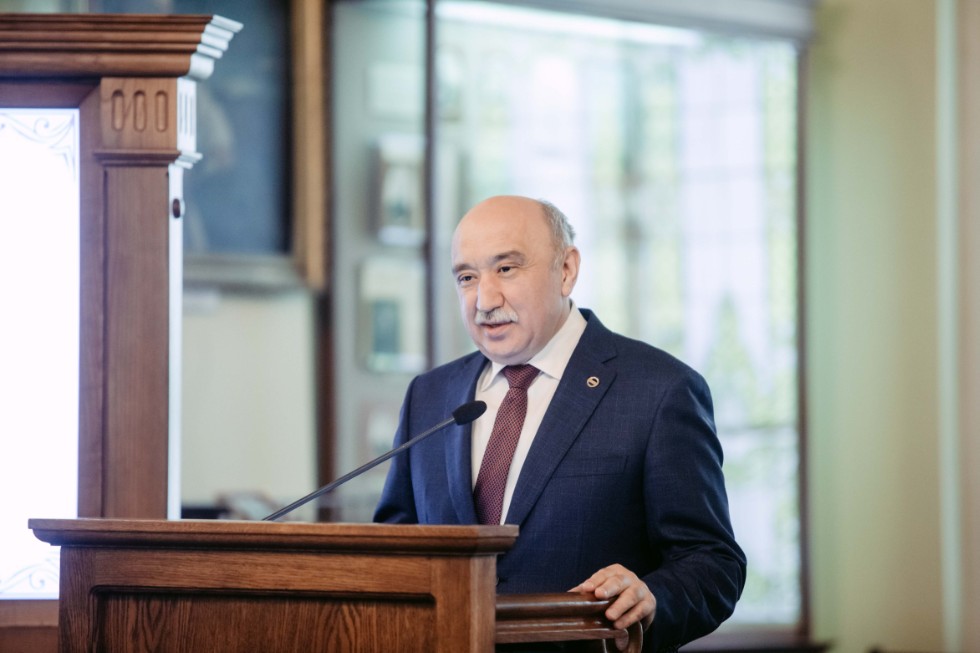 Candidate and doctor diplomas given away at Kazan Federal University