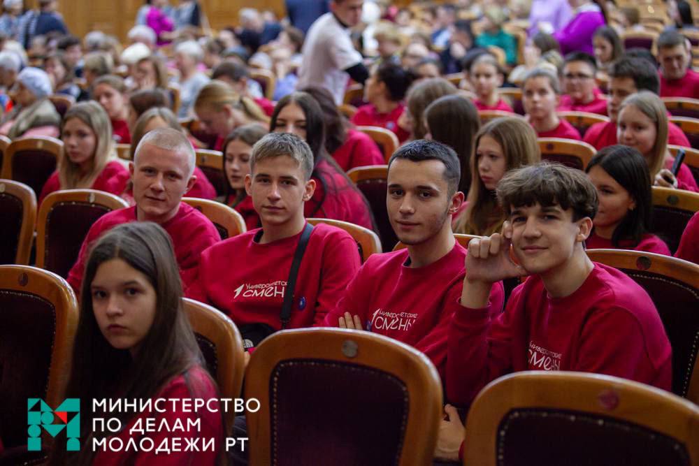 День народного единства ? это не просто дата в календаре, это символ сплоченности и взаимопонимания между различными народами, населяющими нашу страну. День народного единства ? это не просто дата в календаре, это символ сплоченности и взаимопонимания между различными народами, населяющими нашу страну.