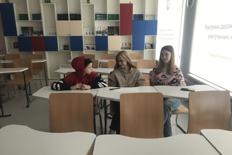 Интеллектуальная игра в ОШ 'Университетская' Интеллектуальная игра в ОШ 'Университетская'