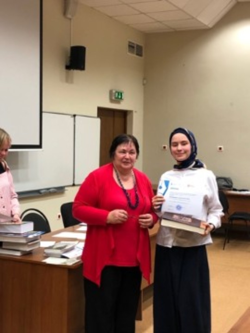 Ведущие актеры Казанского ТЮЗа на закрытии XVII Всероссийской научно-практической конференции 'Литературоведение и эстетика в XXI веке ('Татьянин день')' Ведущие актеры Казанского ТЮЗа на закрытии XVII Всероссийской научно-практической конференции 'Литературоведение и эстетика в XXI веке ('Татьянин день')'