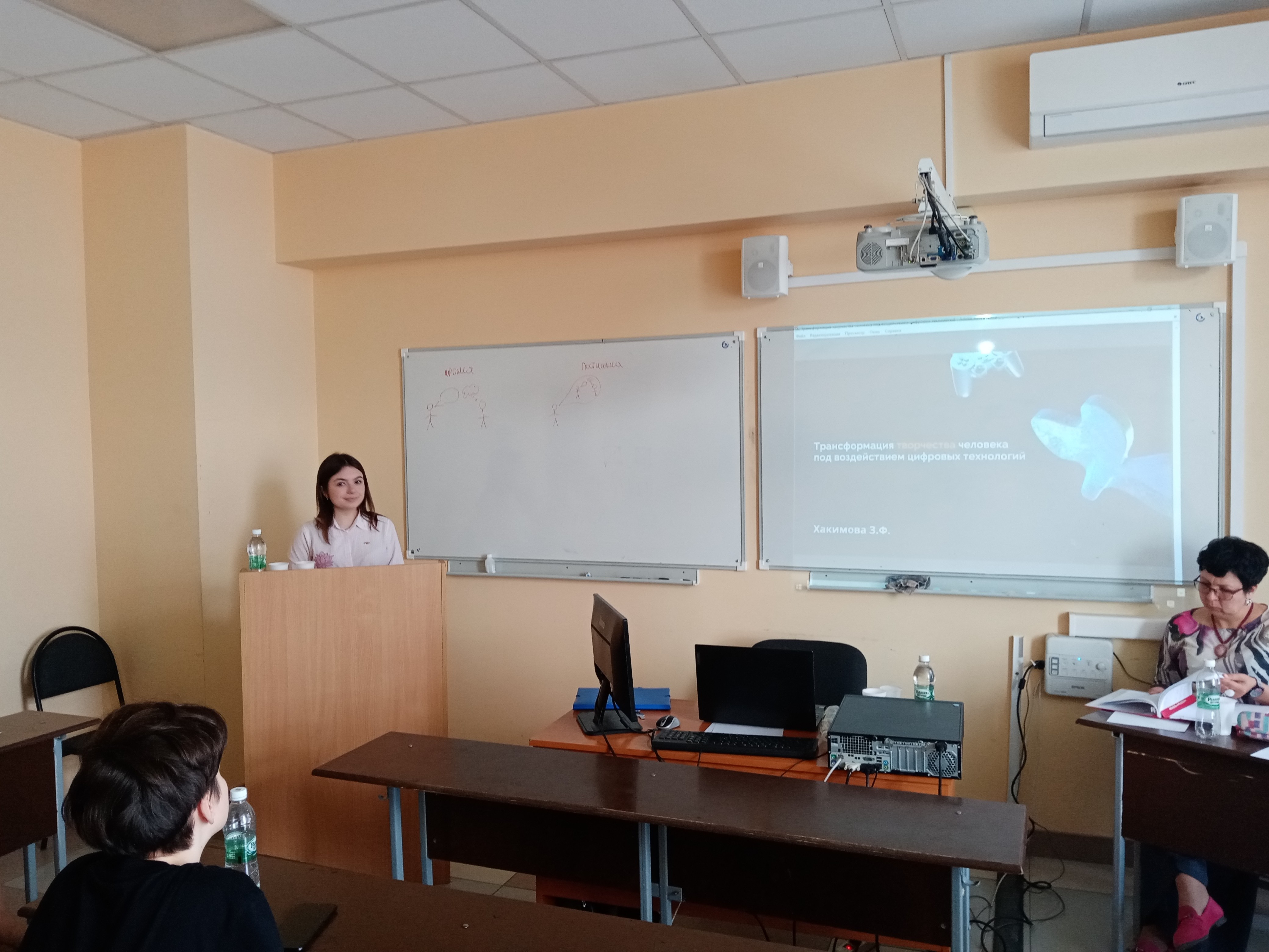 Защитились первые выпускники новой магистерской программы по философии Защитились первые выпускники новой магистерской программы по философии