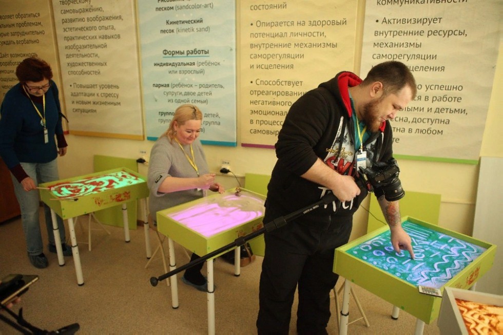 В Елабужском институте КФУ прошёл пресс-тур с участием представителей СМИ и блогеров В Елабужском институте КФУ прошёл пресс-тур с участием представителей СМИ и блогеров