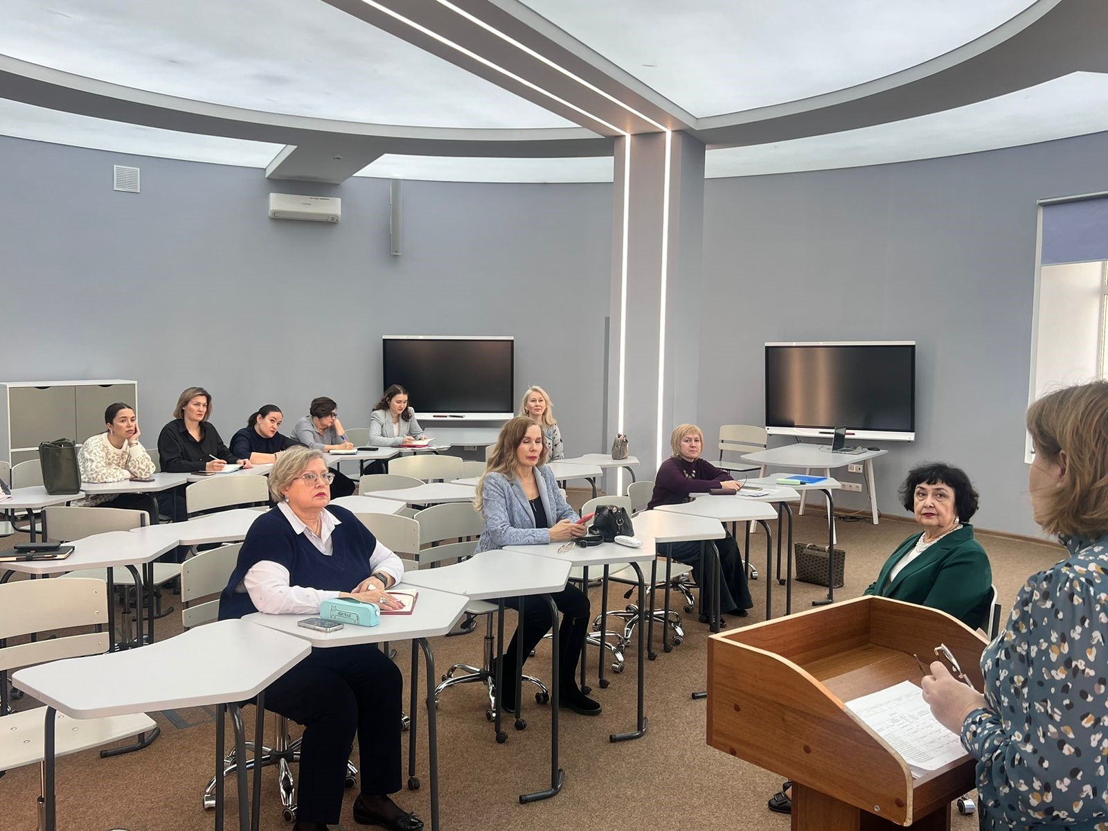 Заседание секции 'СОЦИАЛИЗАЦИЯ ЛИЧНОСТИ И СОВРЕМЕННЫЕ ТЕНДЕНЦИИ РАЗВИТИЯ ПЕДАГОГИЧЕСКОГО ОБРАЗОВАНИЯ' Заседание секции 'СОЦИАЛИЗАЦИЯ ЛИЧНОСТИ И СОВРЕМЕННЫЕ ТЕНДЕНЦИИ РАЗВИТИЯ ПЕДАГОГИЧЕСКОГО ОБРАЗОВАНИЯ'