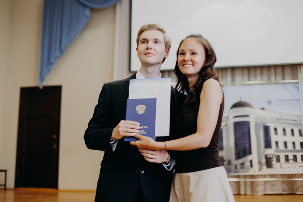 Состоялось торжественное вручение дипломов выпускникам бакалавриата по направлению Состоялось торжественное вручение дипломов выпускникам бакалавриата по направлению