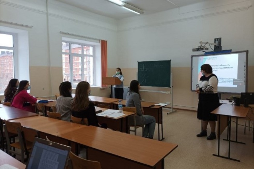 Студенты выступили с докладами в рамках 53-й Итоговой научно-образовательной конференции Студенты выступили с докладами в рамках 53-й Итоговой научно-образовательной конференции