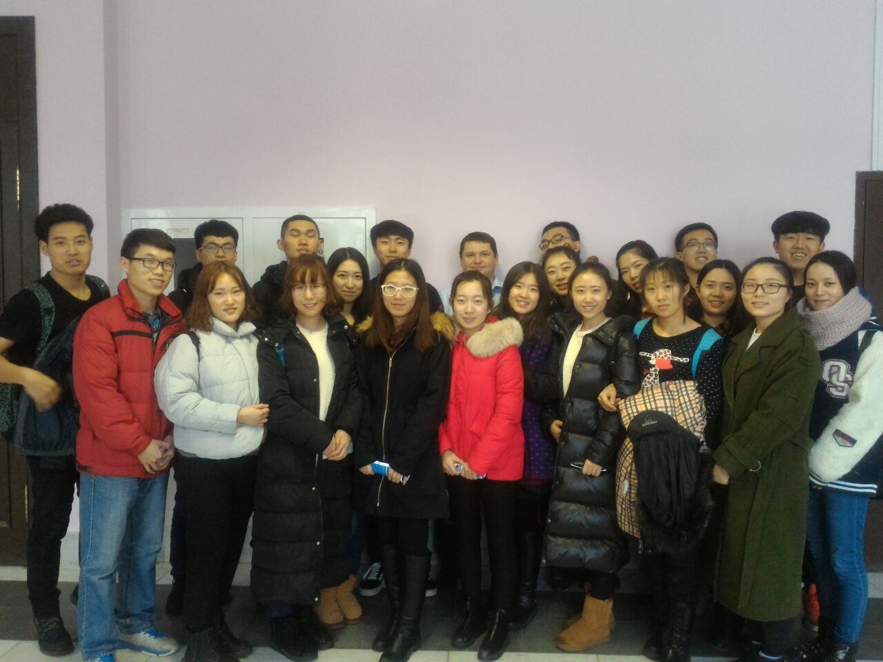 Chinese oilmen trainees learn Russian