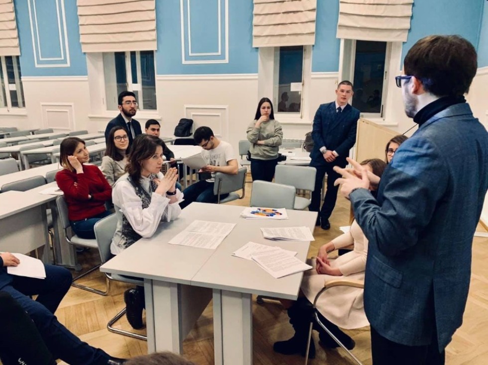 Школа саморазвития и 'Управленческие поединки' с Дамиром Зиятдиновым. Школа саморазвития и 'Управленческие поединки' с Дамиром Зиятдиновым.