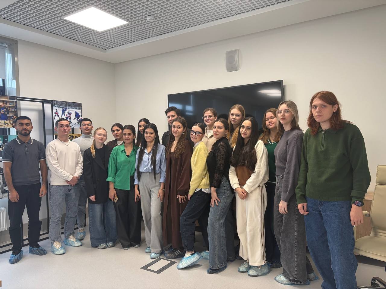 Знакомство с молодежным центром Знакомство с молодежным центром