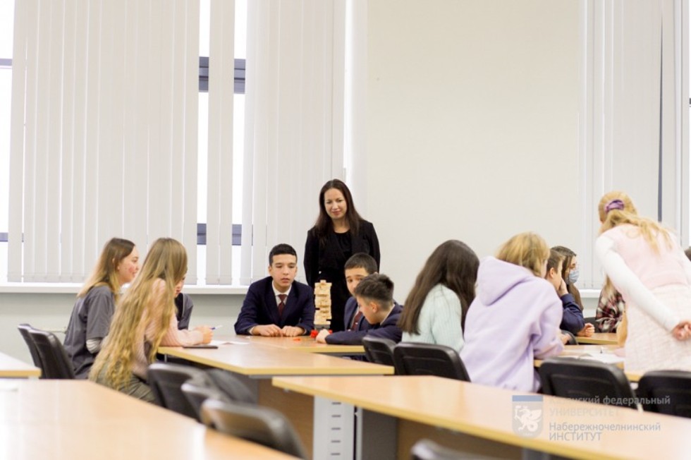 'Learning English with Board Games'