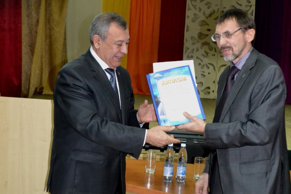 В гостях у 'Президент-клуба' Набережночелнинского института КФУ генеральный директор АО 'Челны-водоканал' Уел Хусаинов В гостях у 'Президент-клуба' Набережночелнинского института КФУ генеральный директор АО 'Челны-водоканал' Уел Хусаинов